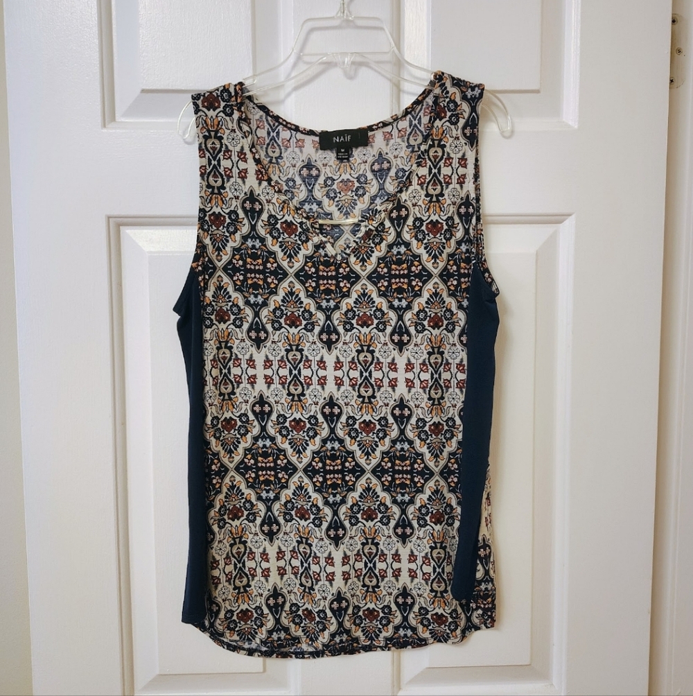 Naif Patterned Sleeveless Top - Picture 3 of 9